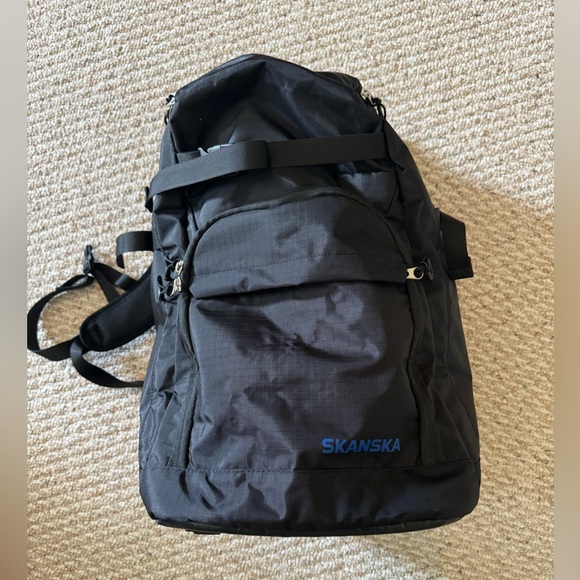 Skanska 55 L insulated luguage backpack